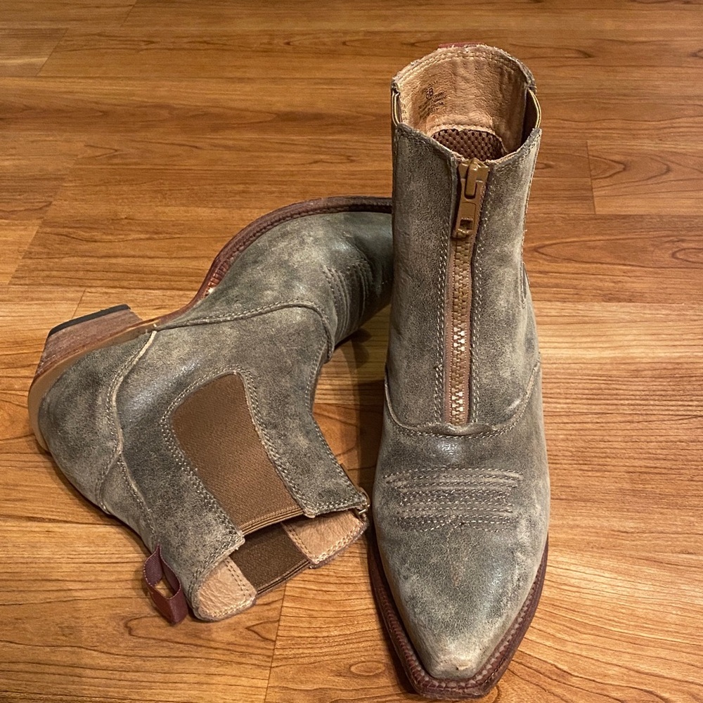 Women’s Distressed Leather Twisted XBoots 6B